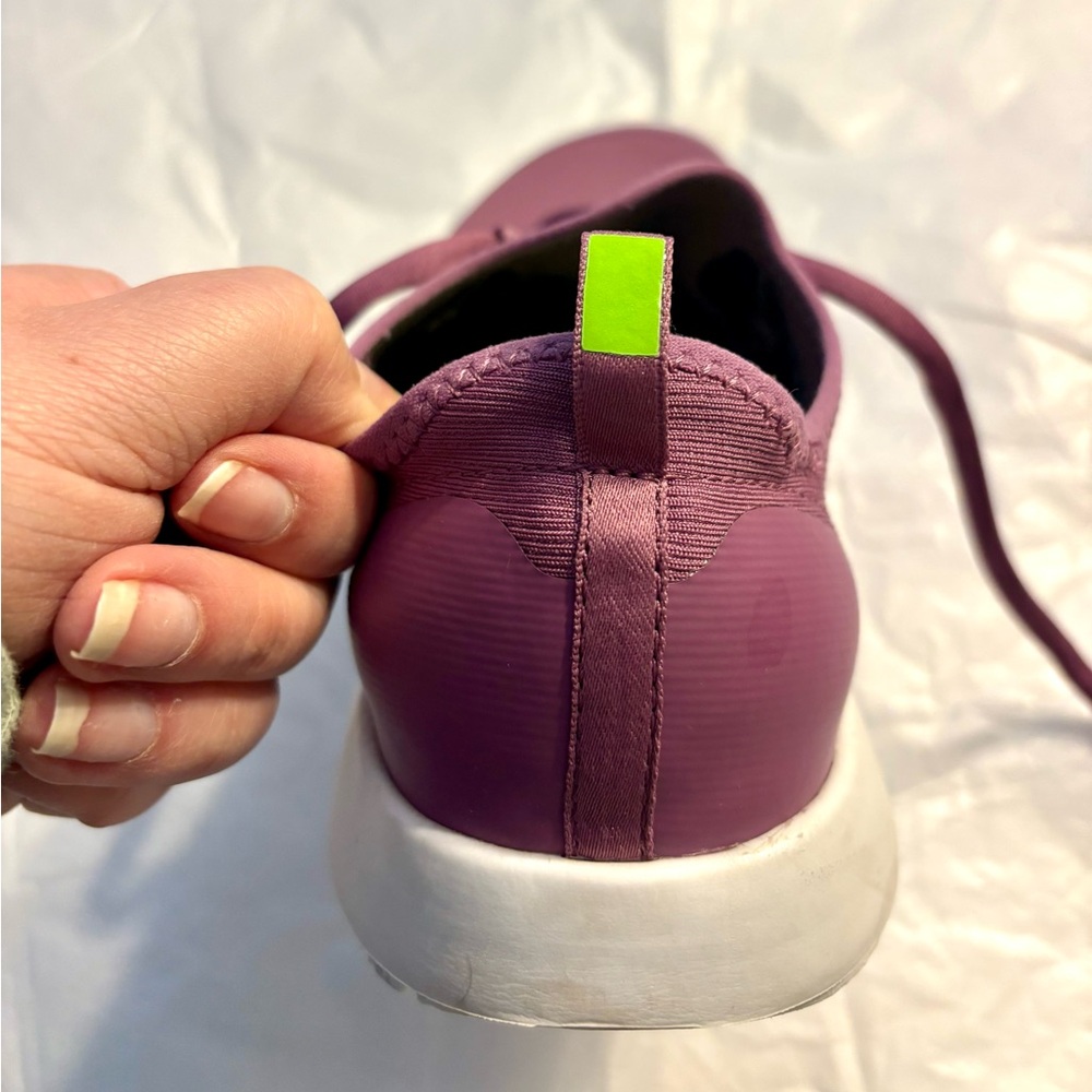 Oofos OOmg Low Recovery Shoe - Plum/Eggplant - EUC - Women's 8 - Picture 6 of 7